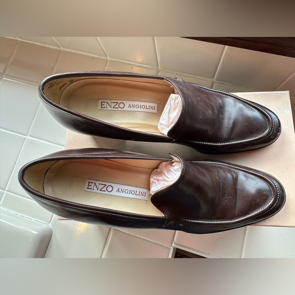 ENZO Angiolini Women’s Brown Leather Pumps with chunky heel. - Picture 2 of 3